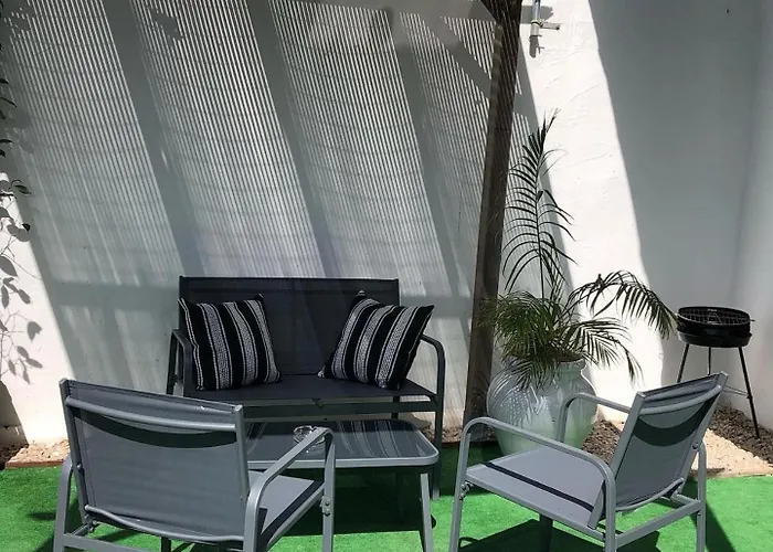 Abril 1 Piscina Compartida