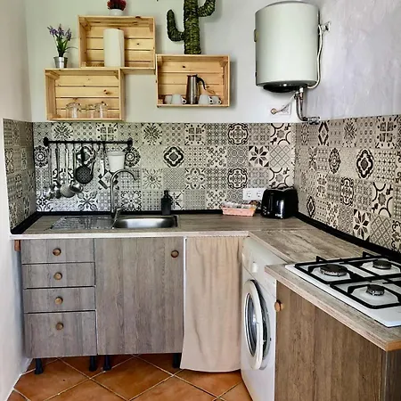 Abril 1 Piscina Compartida * Roche